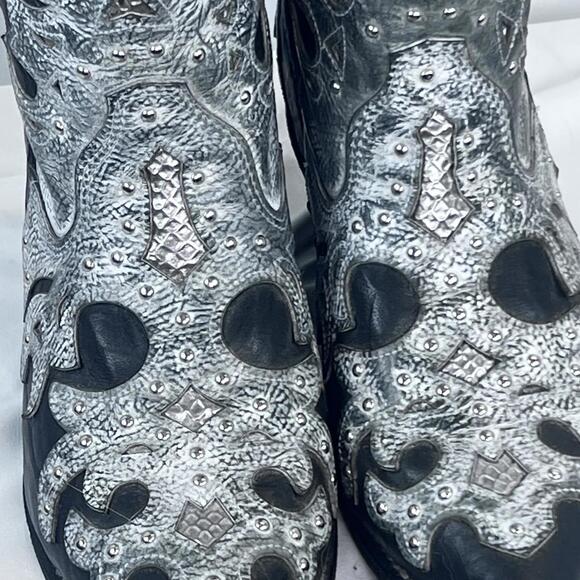 Rockin Country Women’s Leather Studded Cowboy Boots Size 8 Med. Worn Twice! EUC - Picture 3 of 9